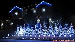 The Video Below Shows One Of These Amazing Christmas Light Decoration Displays This Be Christmas Light Show Christmas Lights To Music Christmas Light Displays