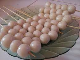 Rebus 1 liter air dan 8 lembar daun pandan wangi hingga menyusut setengahnya. Tepung Beras Blognya Isyana