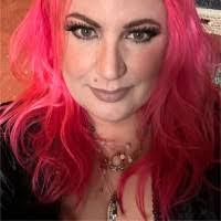 Roxanne Jewell's Instagram, Twitter & Facebook