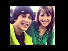Michelle mahone is his mom and carter mahone is his dad, but he died when austin was a baby. Austin Mahone Loves His Mom Michele Mahone Youtube