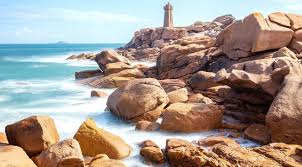 Les biens immobiliers à vendre dans les côtes d'armor peuvent répondre à tous types de budgets. Cote De Granit Rose Que Voir Que Faire Sentier Des Douaniers Plages Randonnee Velo Camping En Ce Moment Guide De La Cote De Granit Rose Tourisme