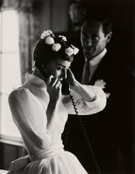Audrey hepburn hochzeitskleid audrey hepburn bilder. Ernst Haas Wien 1921 1986 New York Audrey Hepburn Wedding To Mel Ferrer Switzer Audrey Hepburn Hochzeit Audrey Hepburn Hochzeitskleid Audrey Hepburn Mode