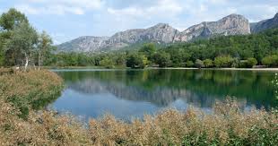 How to find the best champagne tour from reims france. Bildet Frankrike Natur Innsjo Villmark Natur Reservat Speilbilde Tjernet Okosystem Vegetasjon Vann Fjell Fjellandskap Reservoar Vannforsyning Bank Elvebreddebufferen Sone Elv Tre Nasjonalpark Biome Innsjoen Fjellkjede Hill