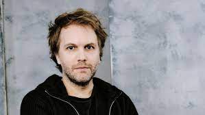 Film drama nomadland has scooped three oscars the father also won best adapted screenplay for sir christopher hampton and florian zeller, who called sir anthony the greatest living actor. The Father Director On Adapting Award Winning Play For The Screen Deadline