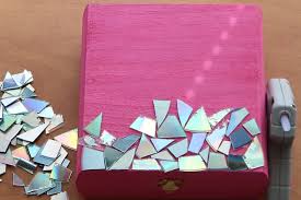 Perfect gift for your friends and families. Make This Diy Jewelry Box By Recycling Your Old Cd S Metiza