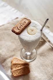 Milkshake Vegan A La Banane Et Au Lait D Amande Vert Amande Cuisine Vegetale Lait D Amande Lait D Amande Recette Recette Sans Sucre Ajoute