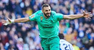 Les joueurs du real madrid évoluent à domicile au stade santiago bernabéu qui est situé en plein de centre de madrid, non loin du quartier distancé depuis quelques années par le fc barcelone, même si la decima et la undecima, la 10e et 11e victoire du club en ligue des champions, ont redonné le. Real Madrid Les Possibles Adversaires Des Merengue En Huitiemes De Finale De La Ligue Des Champions