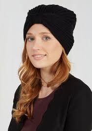 What Clothes Do You Need For The Snow In Order To Stay Warm, Dry & Stylish?  — PHOTOS