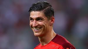 Steven Zuber, el de más asistencias en la Euro que en la temporada