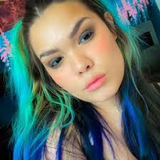 Sarah Wortman's Instagram, Twitter & Facebook