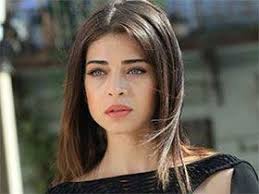 4 cevap 0 0 paylaş cevapla. Selena Oyunculari Kadrosu Gercek Isimleri Cast Listesi