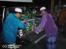 Tak heran bayu sering dianggap sebagai anak yang kuper alias kurang pergaulan dan polos oleh teman sebayanya. S Sl9btt5wvq M