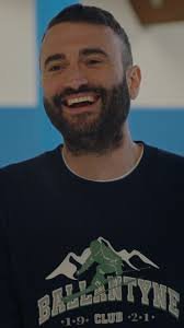 Ritratti di Milano: Andrea Macrì, Cosa spinge il cambiamento?, È passione?  O è scoperta?, Andrea ci porta in un viaggio emozionante attraverso le sue  parole., Preparati a scoprire il suo universo., ...