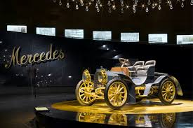Mercedes Benz Museum Ausfluge Mit Dem Vvs In Der Region Stuttgart
