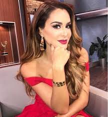 Ninel conde sorprendió por su aspecto irreconocible. Ninel Conde Muestra Su Rostro Y La Comparan Con Lyn May