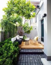 Pilihan desain taman minimalis depan rumah lainnya adalah taman kering yang berisi tanaman sukulen. 10 Desain Taman Kering Minimalis Yang Mudah Dirawat