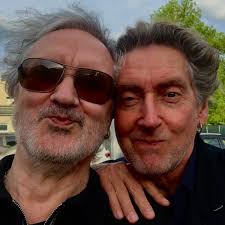 We're catching up with our good friend Wayne Hussey from @themissionuk