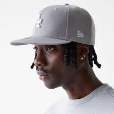 Official New Era LA Dodgers Essential Grey 59FIFTY Fitted Cap