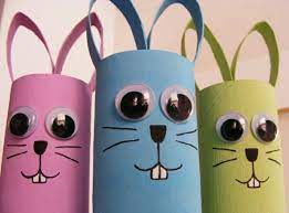 Pour faire cette activité, vous aurez besoin de: Que Peut On Faire Avec Un Rouleau Papier Toilette Travaux Manuels De Paques Enfants Lapin De Paques Diy De Paques