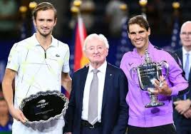 Roger federer scheidet bei den us open gegen tommy robredo aus und hadert. Pin On Tennis