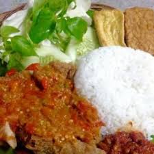 Berikut kumpulan rahasia aneka kreasi dan variasi olahan resepi cilok geprek sambal dadakan pedes sajian sedap. Ayam Geprek Sambal Bawang Resep Dan Cara Membuatnya