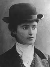 Lillian Bland's Instagram, Twitter & Facebook