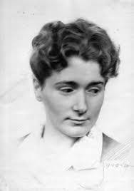 Nellie White's Instagram, Twitter & Facebook