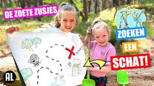 De zoete zusjes en hun broer bram gaan op vakantie! De Zoete Zusjes We Gaan Op Schattenjacht Een Echte Schat Zoeken In Het Bos Kinderfilmpjes