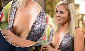 Did Nikki Gogan suffer an embarrassing nipple slip during rose ceremony? |  Daily Mail Online