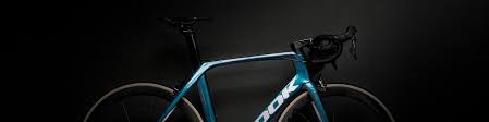 Look Cycle Automatic Pedals And Carbon Bikes