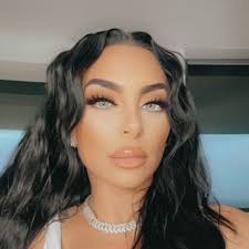 Email Address of @chrissychrisxo Instagram Influencer Profile