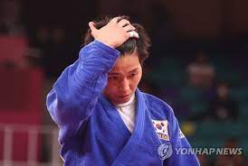 윤현지, 상대 선수 180도로 눕혔다!…8강 직행. Ofu6yajalliedm
