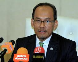 Exco kerajaan negeri johor ditahan. Khaled Umum Penyusunan Semula Tiga Portfolio Exco Johor Semasa Mstar