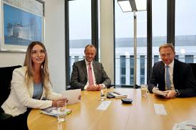 Friedrich merz sei schon immer lobbyist gewesen. Friedrich Merz Ich Freue Mich Auf Eine Spannende Diskussion Mit Christian Lindner Der Heute In Berlin Via Zoom Mein Neues Buch Neue Zeit Neue Verantwortung Demokratie Und Soziale Marktwirtschaft Im 21