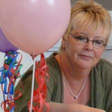 Ada Van Duijn (@alidapetronella)