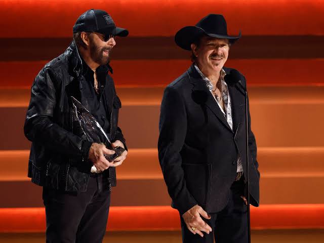 Brooks & Dunn Break CMA Awards Record for Most Wins of All-Time - Parade