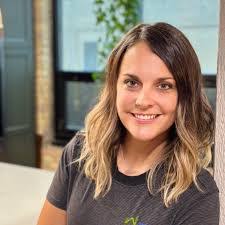 Kim Aaron's Instagram, Twitter & Facebook