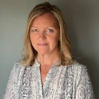 Shannon Sennett's Instagram, Twitter & Facebook