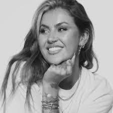 Gabrielle Lamar's Instagram, Twitter & Facebook