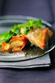 Petits Feuilletes Grecs A La Feta Et Aux Epinards Larousse Cuisine Recette Cuisine Larousse Cuisine