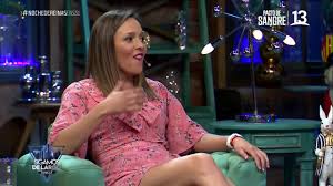 La animadora confirmó seguirá en las pantallas del 13 tras el final de sdl y no tener nuevos proyectos. Vas A Ser Mama De Nuevo Maly Jorquiera Reacciona A Prediccion