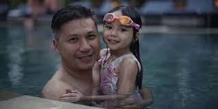 Natal pertama tanpa ayah gabriel harvianto belum bayangkan rasanya. Gading Marten Pertama Kali Rayakan Natal Tanpa Gempi Kapanlagi Com