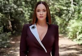1 523 933 · обсуждают: Andreea Marin A SÄƒrbÄƒtorit 25 De Ani De CarierÄƒ ViaÅ£a LiberÄƒ GalaÅ£i