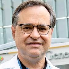 12 scientifiques devenus stars: le parcours de Dr Karl Weiss influencé par  les livres d'histoire