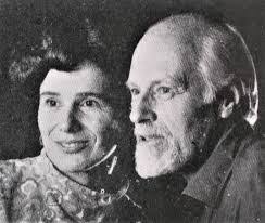 Roslyn Good's Instagram, Twitter & Facebook