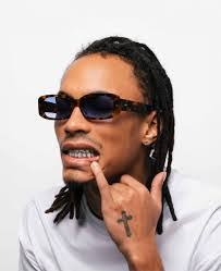 Roxie Black's Instagram, Twitter & Facebook