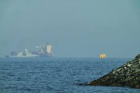 Iran creates new agency to control shipping in Strait of Hormuz while reviewing peace deal with US