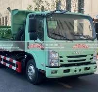 Isuzu 5.2 liter Dump Truck with U-shaped Cargo Can Hold 5 ...