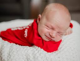 My heart is melting!! 😍 Braeden even smiled for the camera! I just adore  capturing Taylor and Trevor and now their new little man! Enjoy all the  cuddles and thank you so
