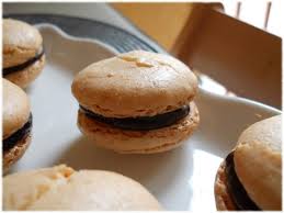 Macarons Au Chocolat Recette Et Conseils Recette Ptitchef Recette Macaron Chocolat Macaron Recette Dessert